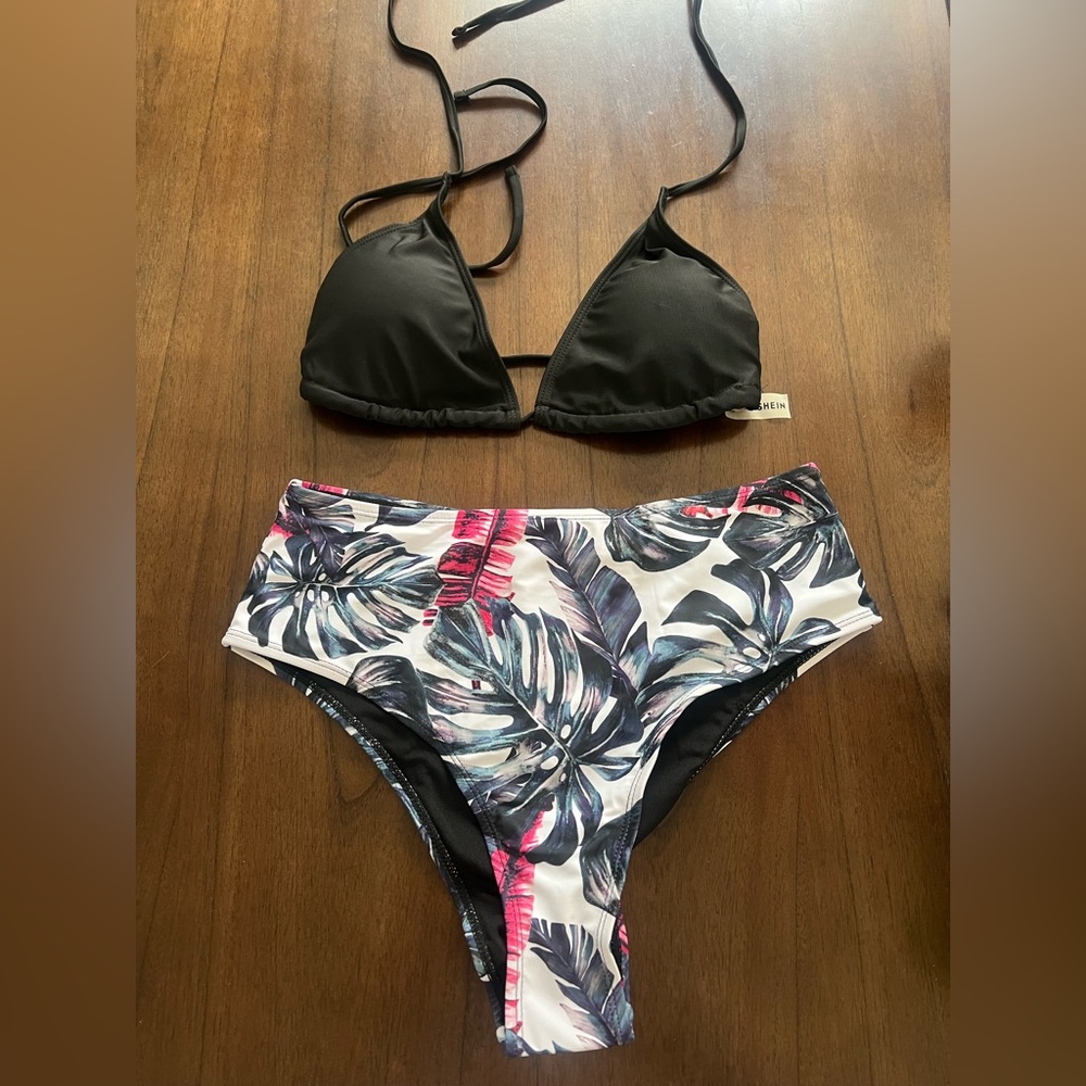 SHEIN Black and Leaf Print Bikini Set